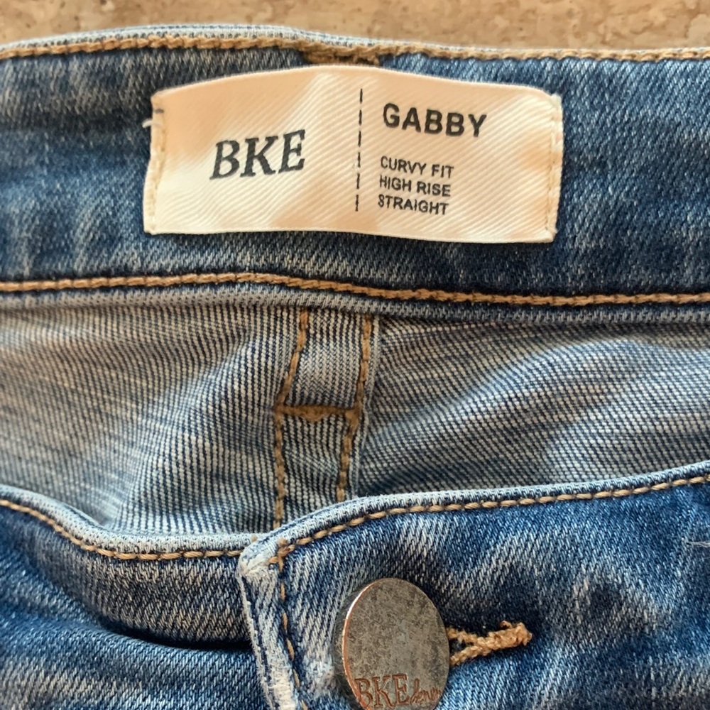 BKE Gabby Straight Curvy Fit High Rise Size 31x32 - Picture 2 of 8